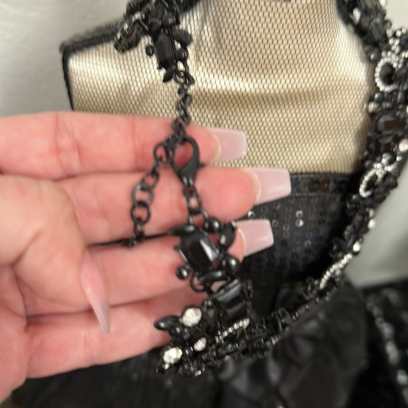 Fashion chunky collar statement necklace - Stunning in black and silver - Picture 3 of 4